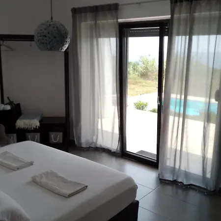 Vio Direkt Am Strand Mit Pool Villa *